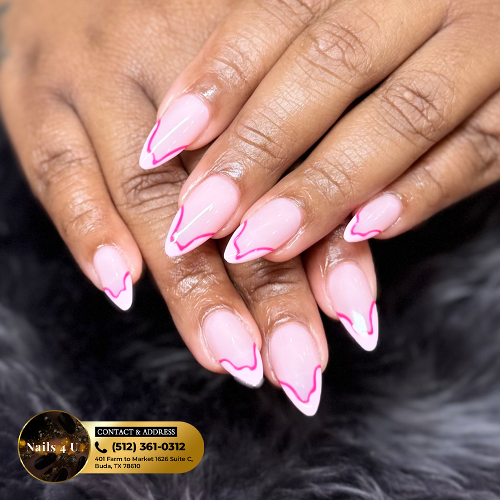 Nails 4 U logo